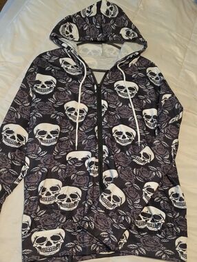 Skull & Rose Zip-Up Hoodie - Black and Gray